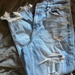 American eagle stretch ripped mom jean size 8 short #likenew #AE #momjeans